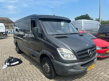 Mercedes-Benz Sprinter 2.2 цельнометаллический фургон (средний база