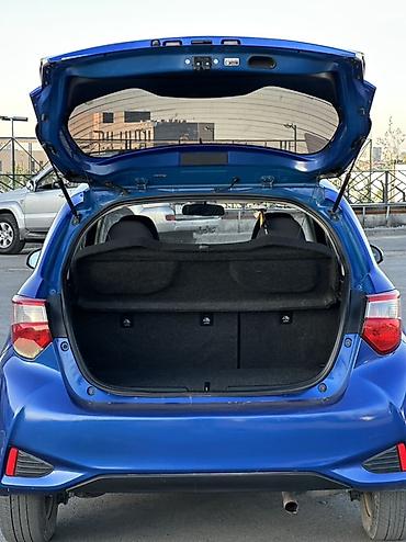 skoda rapid 2012: Toyota Yaris: 2018 г., 1.5 л, Вариатор, Бензин, Хэтчбэк — 4