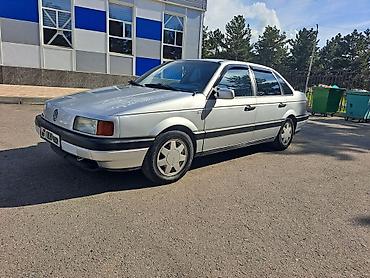 Унаа: Volkswagen Passat: 1989 г., 1.8 л, Кол менен иштөөчү, Бензин, Седан — 3