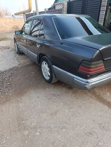 Mercedes-Benz: Mercedes-Benz W124: 1992 г., 2.3 л, Механика, Бензин, Седан — 5