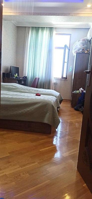 menzil barter: Bakıxanov qəs., 3 otaqlı, Yeni tikili, 100 kv. m — 5