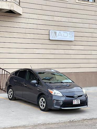 Toyota: Toyota Prius: 2013 г., 1.8 л, Вариатор, Гибрид, Лифтбек — 2