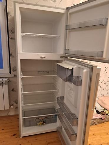 hauser: Hauser iki qapılı soyuducu - Üst kamera: dondurucu, bir rəf və qapı — 2