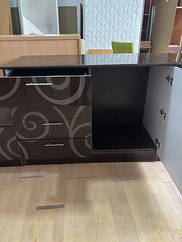kitab rəf: Uzun TV altlığı/komod - Material: parlaq (high-gloss) MDF/LDSP — 1