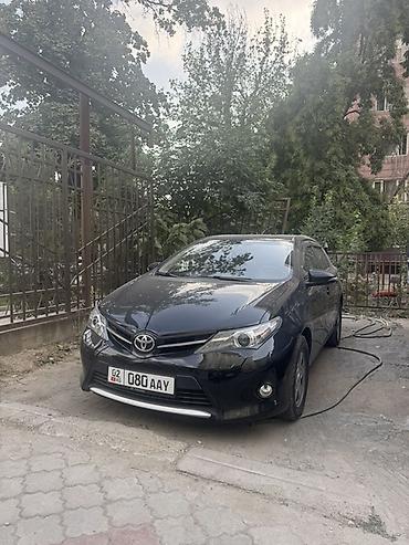 тоета аурис: Toyota Auris: 2013 г., 1.6 л, Автомат, Бензин, Хэтчбэк — 4