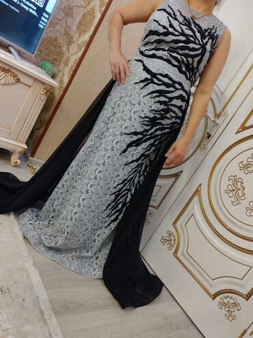 Ziyafət donları: Zərif axşam/ziyafət geyimi - Rəng: gümüşü boz krujeva əsas, qara — 1