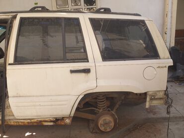 продаю авто не дорого: Задняя часть кузова внедорожника Jeep Grand Cherokee, выполненная в