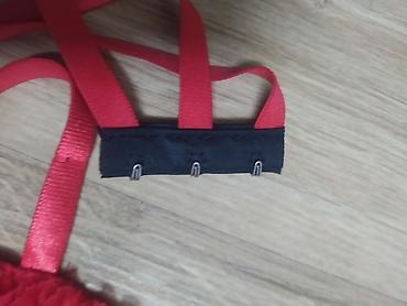 Korseti: Prodajem brushalter- top,crveniruže u srcuprelepo stoji,ima tri — 3