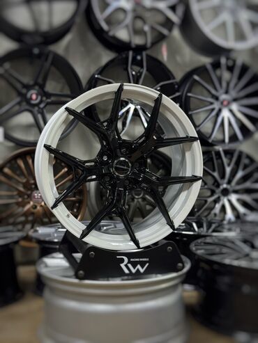 Диски: Литые Диски R 18 Vossen, Комплект, отверстий - 5, Новый