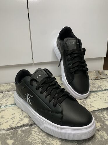 Кроссовки и спортивная обувь: Calvin Klein🔥🔥🔥
40-44👟
WhatsApp