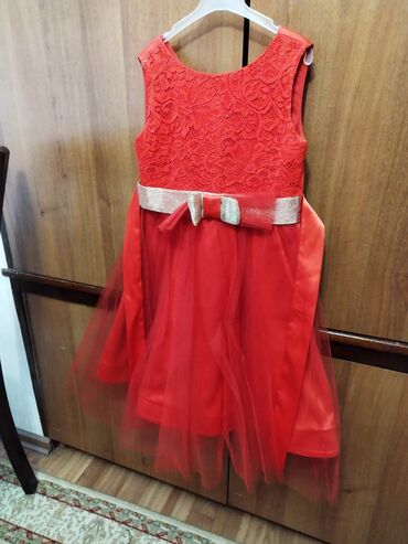 шикарное: Детское платье, цвет - Красный, Б/у