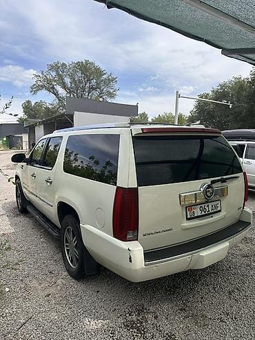 82 2: Cadillac Escalade: 2006 г., 6.2 л, Автомат, Бензин, Внедорожник — 5