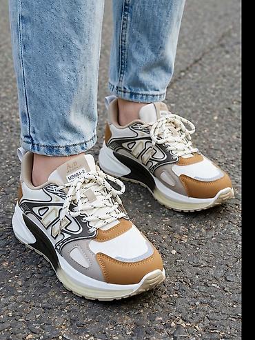 converse beograd: Unisex patike za svakodnevnu upotrebu – moderni chunky/running stil - — 1