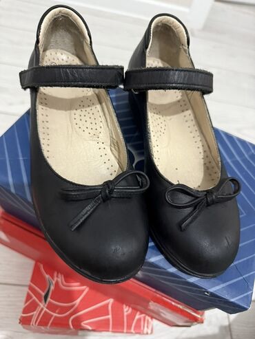 Детская обувь: Детская обувь 1 детские утепленные Кросовки. Красивые состояние — 16