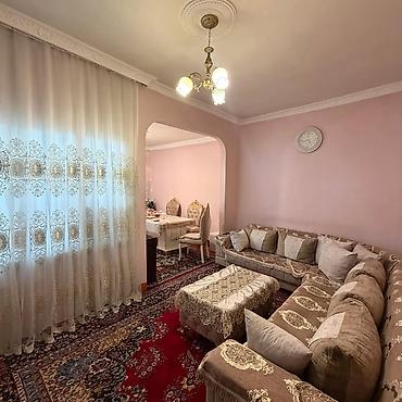 ağ şəhər: Gəncə şəhəri Nəriman Nərimanov pr 345.,yol kənarında yerləşir həyəti — 2