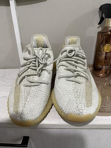 yeezy foam runner: Кроссовки в стиле Yeezy Boost 350 V2, цвет светло‑бежевый/кремовый — 2