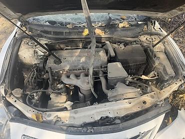 211 2 7: Toyota Camry, белый седан, под разбор или восстановление. Автомобиль — 6