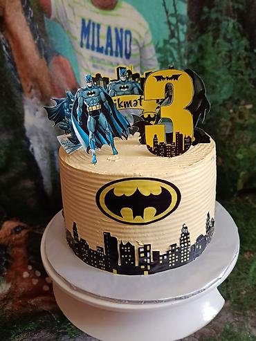 Qida məhsulları: Batman temalı tort - Dairəvi, birqatlı dizayn - Krem örtüyü üzərində — 1