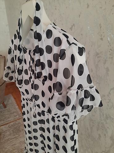 Futbolka və maykalar: Məhsul: 2 ədəd qadın bluz/don üstü 1) Kobalt mavi, güllü naxışlı — 9