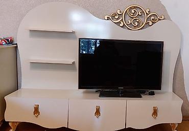 Klassik üslubda TV stendi və dekorativ panel - Rəng: krem (qızılı