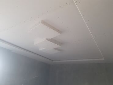 Tavan işləri: Gips karton asma tavan işi - Otaqlar üçün modern iki səviyyəli asma — 10