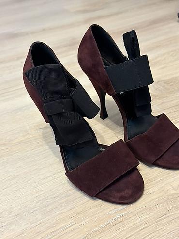 Basanoşka və səndəllər: Prada qadın yüksək daban ayaqqabısı - Model: Açıq burunlu, kəsikli — 1