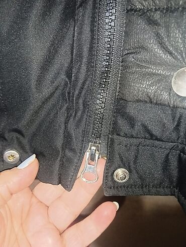 Kurtkalar: Куртка женская,новая,тёплая,идёт на размер 60-62. Qadın üçün isti üst — 9