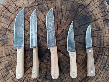 столовые ножи: Продаю ножи ручной работы из мехпилы острые крепкие для забоя скота и
