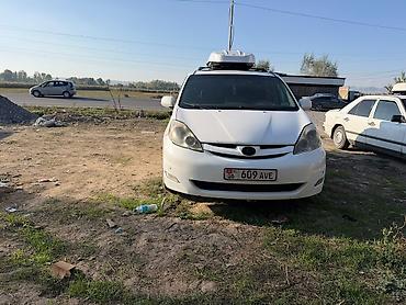 прицеп легкового автомобиля: Toyota Sienna: 2008 г., Газ, Минивэн — 2