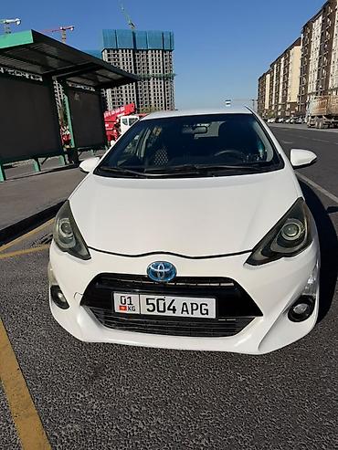 tayota vindom: Toyota Prius C: 2016 г., Автомат, Гибрид, Хэтчбэк — 3