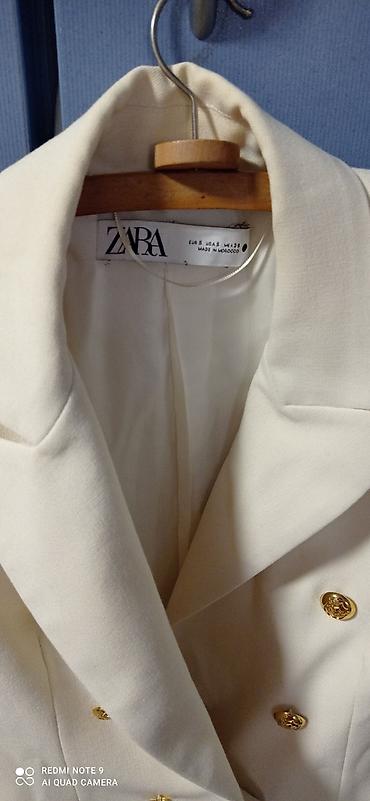 Sakoi: ZARA ženski blejzer, model sa duplim kopčanjem. - Boja: krem/bela - — 8