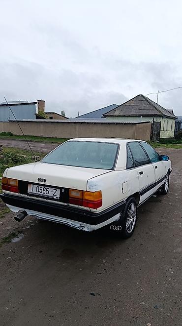 Другие автомобили: Легковой автомобиль седан, белый. Кузов: - 4 двери, классический — 11
