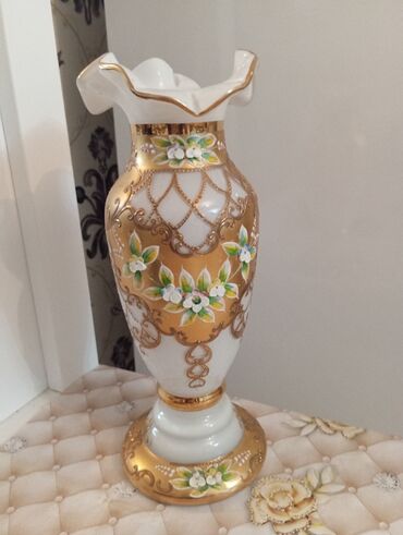 limon gülü: Bir vaza, Keramika