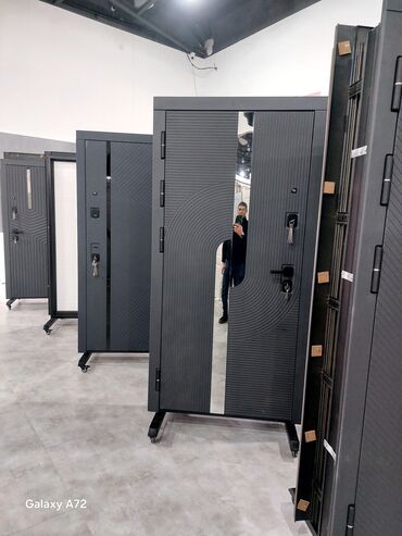 Giriş qapıları: Dəmir giriş qapıları – müasir dizayn və gücləndirilmiş təhlükəsizlik — 35