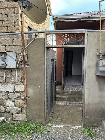 gence emlak instagram: 1 otaqlı həyət evi - Plan: kiçik həyət qapısından giriş, dəhlizdən — 1