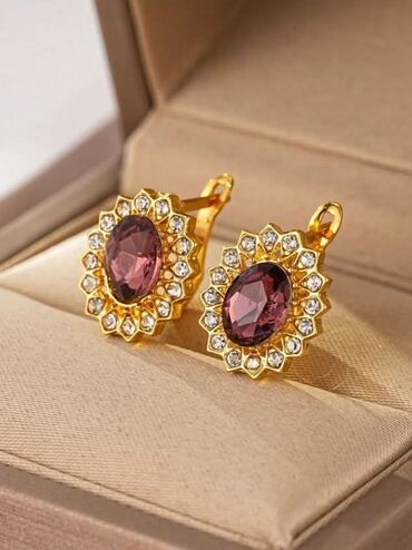 Minđuše: 800 din par — 22