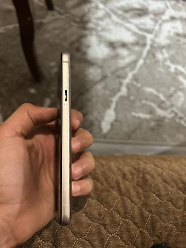philips xenium 9@9s: LG Q6, rəng - Qızılı — 3