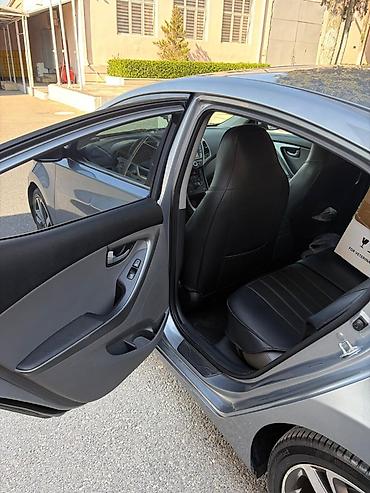 Hyundai: Hyundai Elantra: 1.8 l | 2015 il Sedan — 7