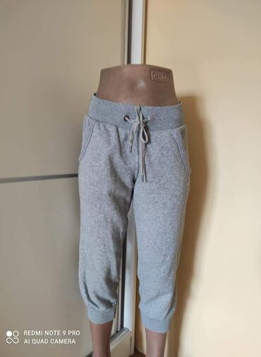 sjajne pantalone: Puma trenerka 3/4 duzine. Original Velicina S