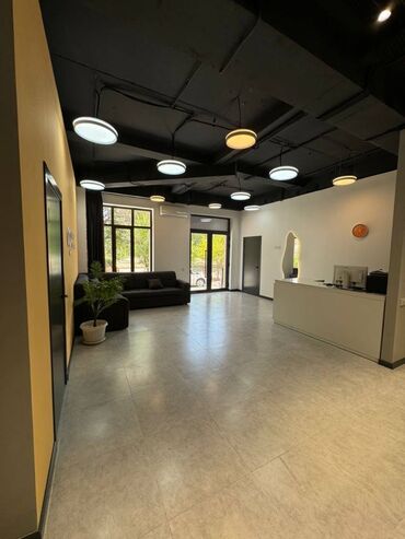 Офисы: Продаю Офис 171 м², С ремонтом, С мебелью, Многоэтажное здание, 1 этаж