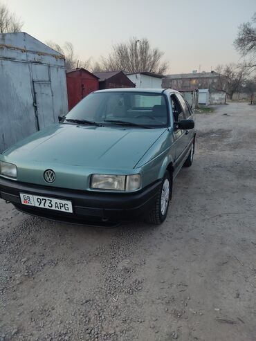 Volkswagen: Volkswagen Passat: 1991 г., 1.8 л, Механика, Бензин, Седан