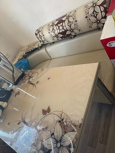 oturacagi: Mətbəx üçün künc divan və masa. Satılır 250 azn. Divan bazalıdır — 1