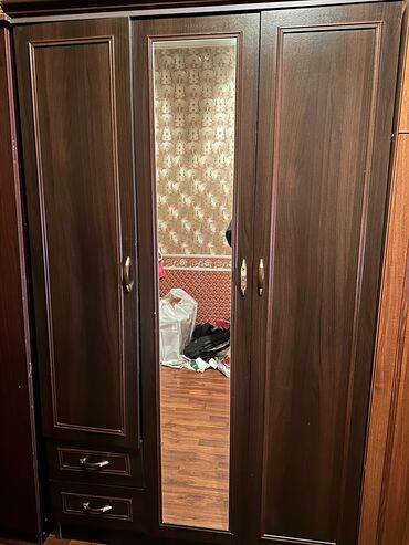 мебель: Шкаф-вешалка, Б/у, 3 двери, Распашной, Прямой шкаф, Турция