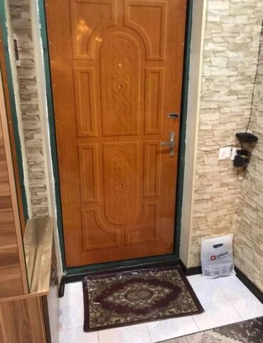 Uzunmüddətli kirayə mənzillər: Nəsimi rayonu Memar Əcəmi metrosunun yaxınlığında, 5 mertebeli binanın — 12