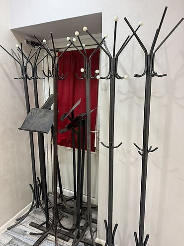 Напольные металлические вешалки для одежды - Материал: сталь at lalafo.kg Напольные металлические вешалки для одежды - Материал: сталь