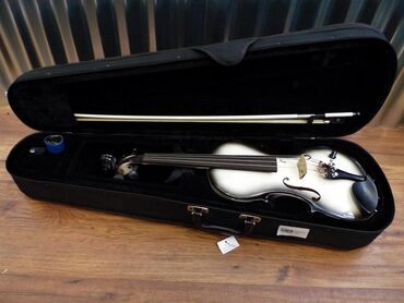 Пианино: Barcus Berry Skripkasi satilir. Hem akustik hem elektron. Amerikadan