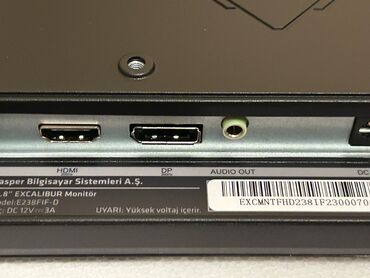 Monitorlar: Excalibur brendindən bu qara monitor 200 Hz təzələnmə tezliyi və 1 ms — 7