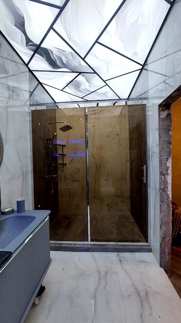 Duş kabinaları, arakəsmələr: Yeni Arakəsmə, Künc üçün, Pulsuz çatdırılma — 24