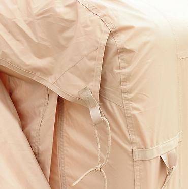 Другая бытовая техника: ﻿Просторная и прочная палатка с окнами и двумя входами, выполненная из — 6