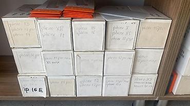 Готовый бизнес: 2 ədəd reseption,kassa tipli mebel, 2 ədəd şüşəli vitrin(bitişik), 2 — 3
